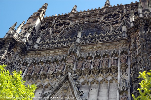 Fiche média no. 44842 SEVILLA (Andalucia) – La Cathédrale, connue sous le nom de « GIRALDA » (pour la statue-girouette qui couronne le clocher édifié au sommet du minaret du XIIe siècle), construite à partir de 1401 cette cathédrale est l'un des plus vastes édifices gothiques du monde