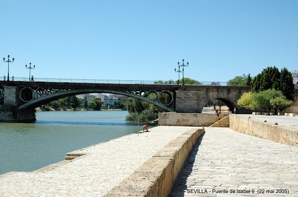 Fiche média no. 44987 SEVILLA (Andalucia) – Pont Isabel II (ou Pont de Triana), ce pont relie le quartier El Arenal de la ville historique au quartier Triana sur l'Isla de la Cartuja
