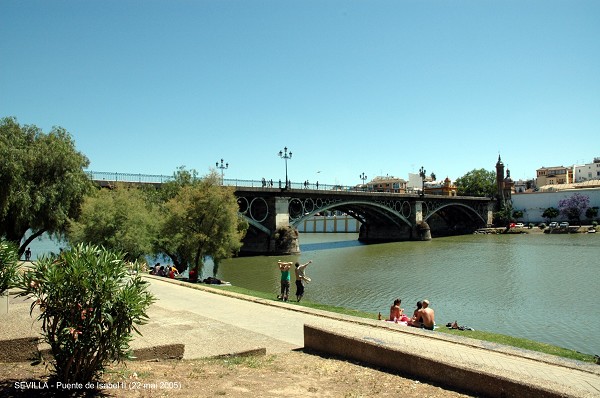 Fiche média no. 44989 SEVILLA (Andalucia) – Pont Isabel II (ou Pont de Triana), ce pont relie le quartier El Arenal de la ville historique au quartier Triana sur l'Isla de la Cartuja