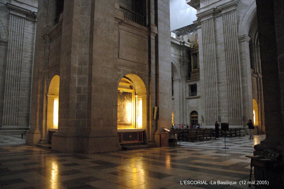 Fiche média no. 45648 EL ESCORIAL (Madrid) – Monastère et Palais royal, construit au XVIè siècle, dans un style très austère voulu par Felipe II (dynastie des Habsbourg, fils de Charles Quint)