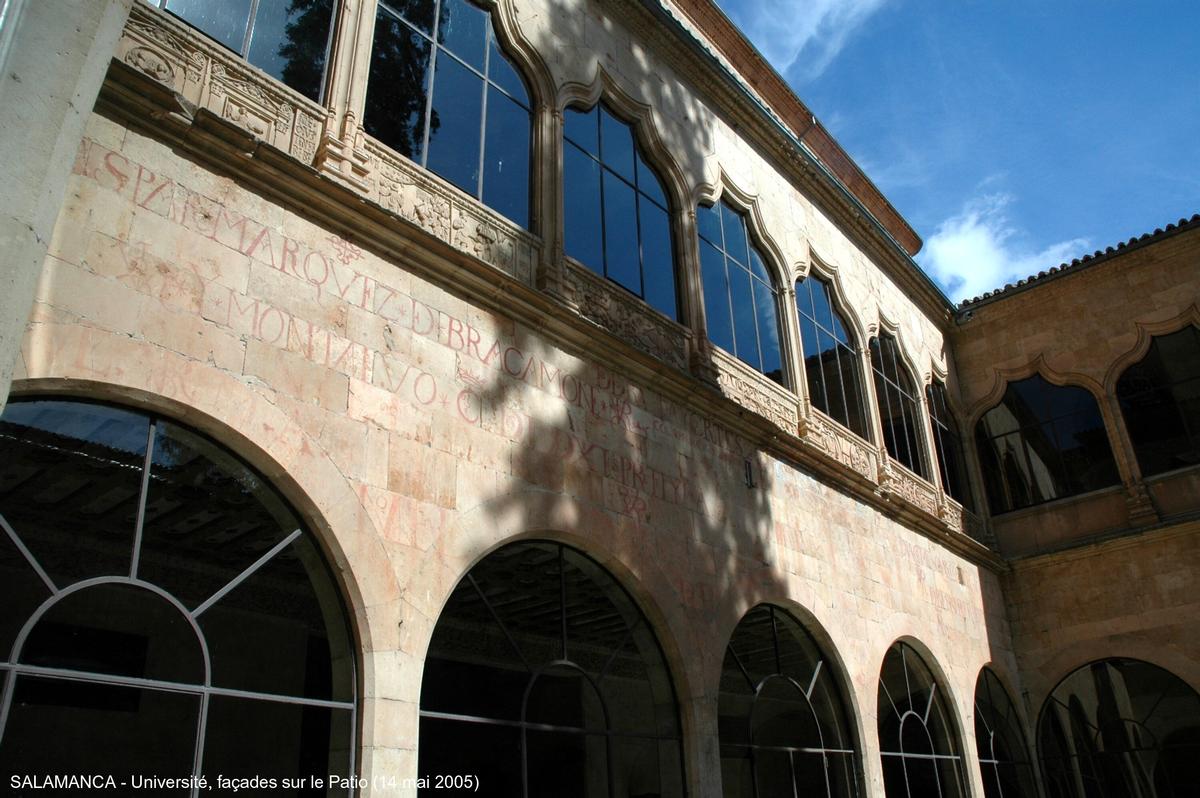 Fiche média no. 45552 SALAMANCA (Castilla y León) – Université, fondée en 1218, ce sont les bâtiments historiques de l'une des plus vieilles Universités d'Europe