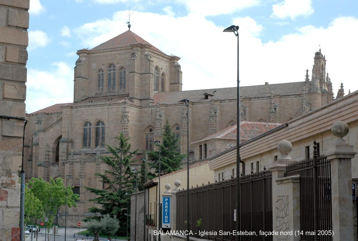 Fiche média no. 45130 SALAMANCA (Castilla y León) – Eglise-Couvent de San-Esteban, bâtie au XVIe siècle, l'église de ce couvent dominicain possède une façade de style plateresque, représentative de la Renaissance espagnole