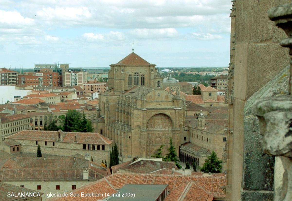 Fiche média no. 45132 SALAMANCA (Castilla y León) – Eglise-Couvent de San-Esteban, bâtie au XVIe siècle, l'église de ce couvent dominicain possède une façade de style plateresque, représentative de la Renaissance espagnole