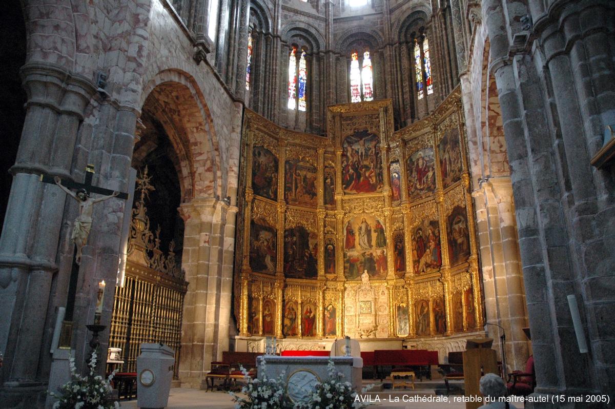Fiche média no. 44466 AVILA (Castille y León) – La Cathédrale, commencée au XIIe siècle dans un style roman tardif, sa construction s'est terminée au XVIe siècle selon le plan des premières cathédrales gothiques espagnoles