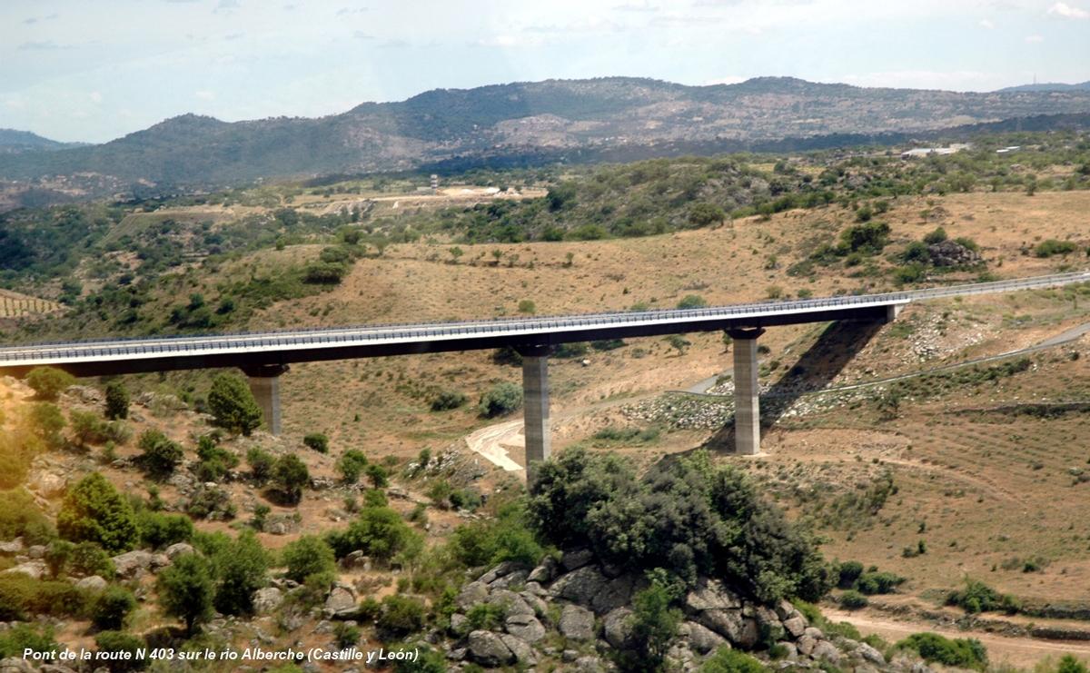 Brücke im Zuge der N 403 über den rio Alberche bei El Tiemblo 