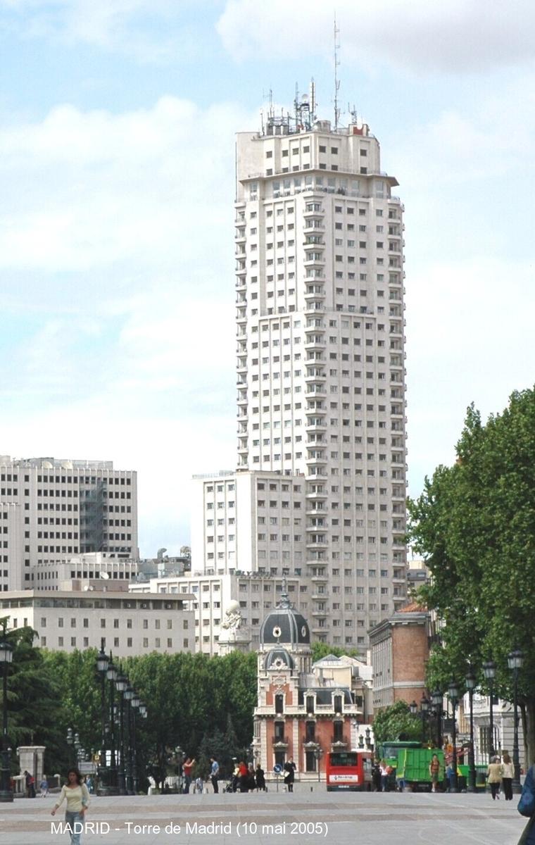MADRID – «Torre de Madrid», achevé en 1957, cet édifice était l'un des plus hauts du monde en béton armé 