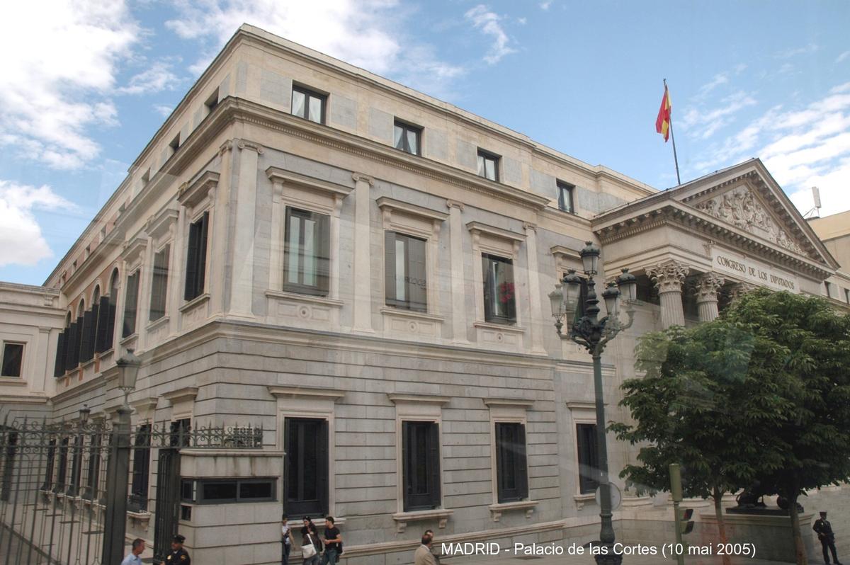 Fiche média no. 47386 MADRID – «Congreso de los Diputados» ou «Palacio de las Cortes», siège du Parlement espagnol. Achèvement de la construction en 1850, pour le bâtiment à façade néo-classique