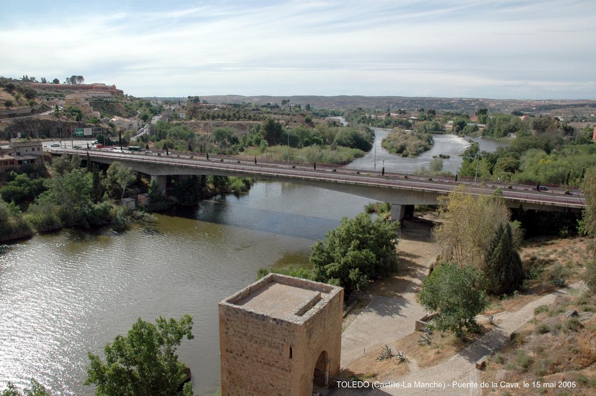 Puente de la Cava sur le rio Tajo, Toledo Constitue le prolongement Ouest de la rocade, au nord de la vieille ville