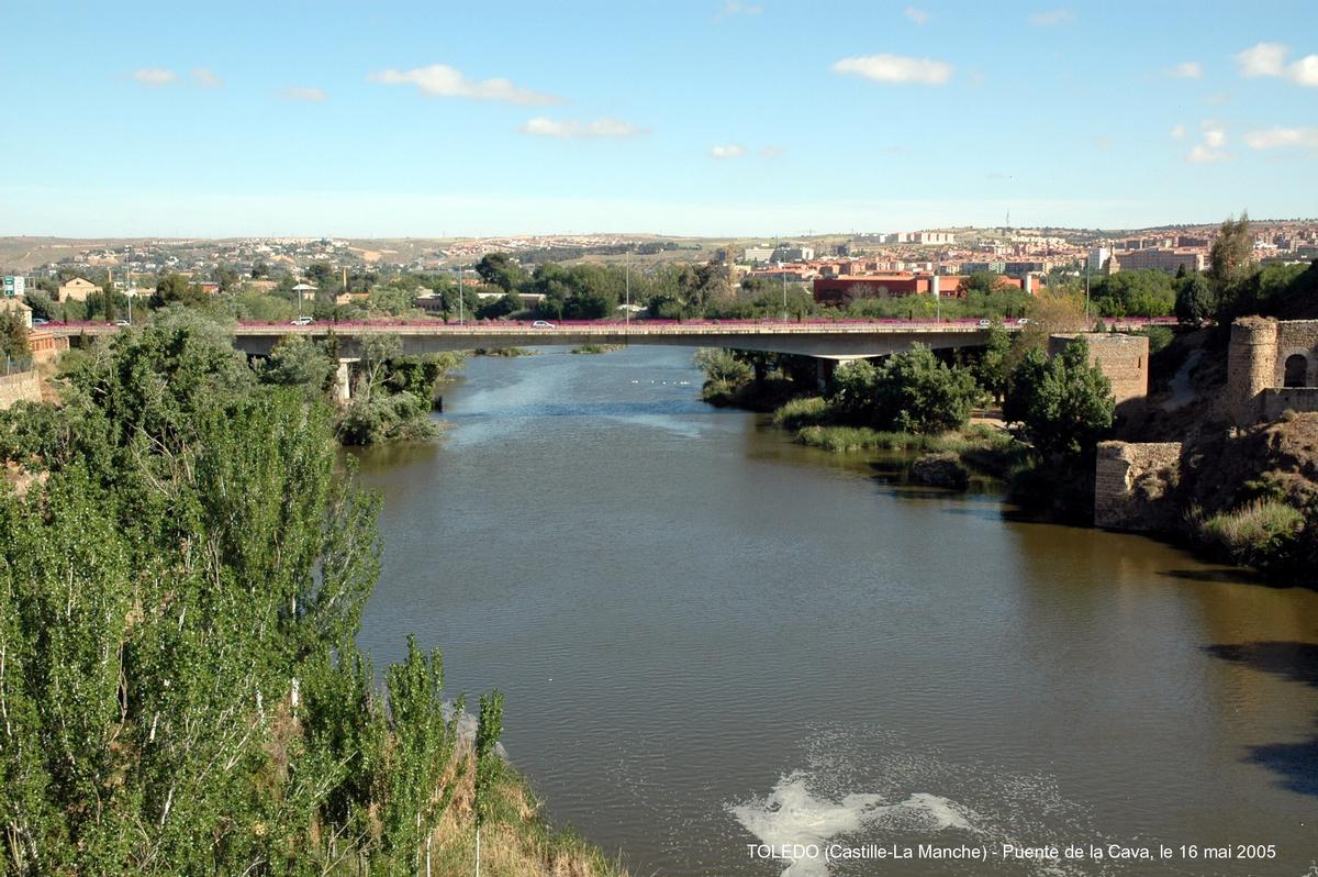 Puente de la Cava sur le rio Tajo, Toledo Constitue le prolongement Ouest de la rocade, au nord de la vieille ville