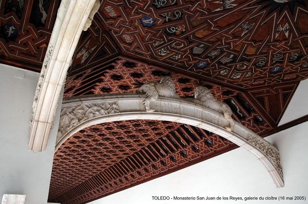 Fiche média no. 46529 TOLEDO (Castilla-La Mancha) – Monastère de «San Juan de los Reyes», construit au XVe dans le style gothique avec apport de mudéjar. Le cloître de style gothique flamboyant est l'un des plus beaux d'Espagne