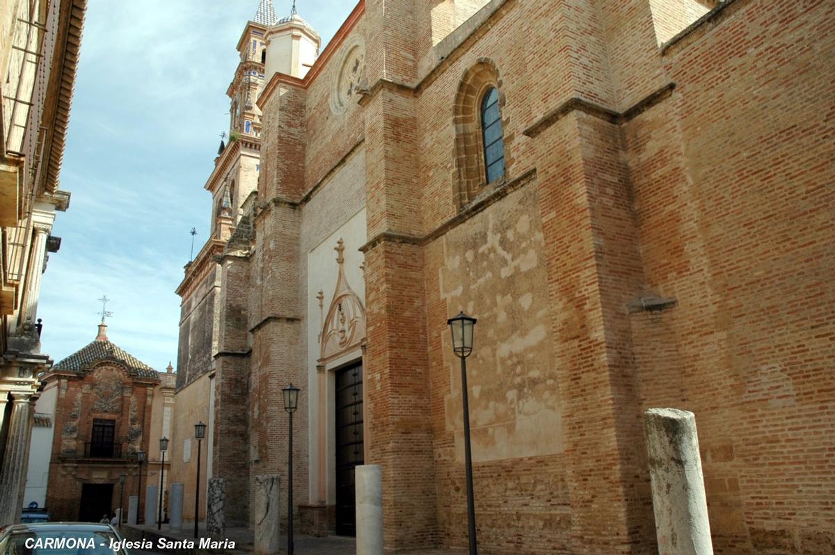 CARMONA (Andalousie) – Eglise (également appelée Prieuré) Santa Maria, construite (1660-1664) sur les restes d'une mosquée 