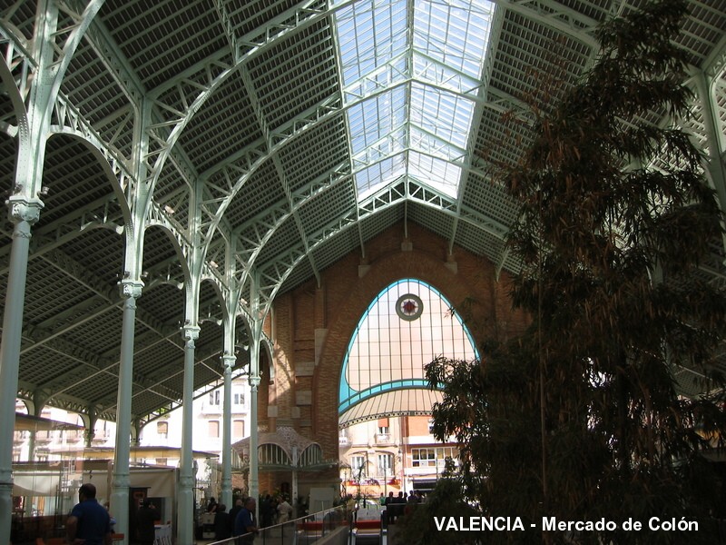 Fiche média no. 50974 VALENCE (Valence) – « Mercado de Colón », cet ancien marché, construit de 1914 à 1928, par l'architecte Francisco Mora Berenguer, présente la transition du style Art nouveau au style Art-déco