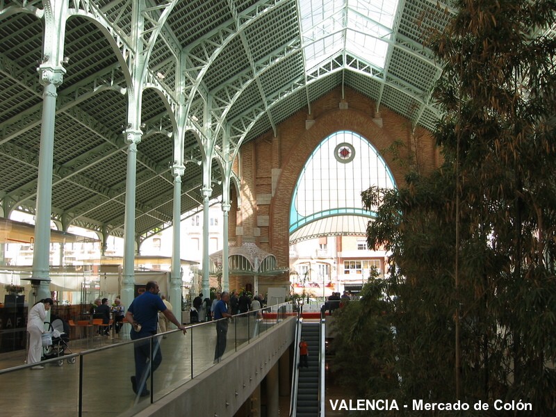 Fiche média no. 50975 VALENCE (Valence) – « Mercado de Colón », cet ancien marché, construit de 1914 à 1928, par l'architecte Francisco Mora Berenguer, présente la transition du style Art nouveau au style Art-déco