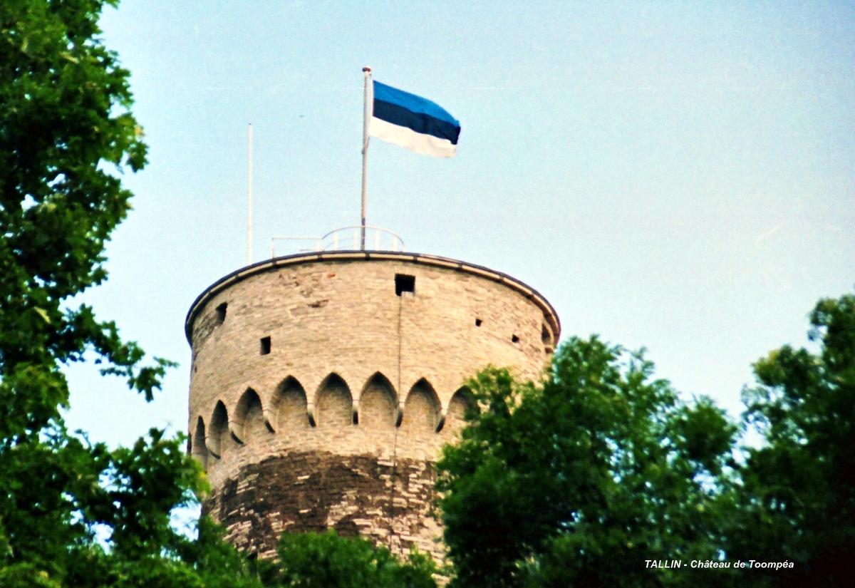 TALLINN – Château de Toompea, la tour Pik-Hermann (hauteur 46 m) 