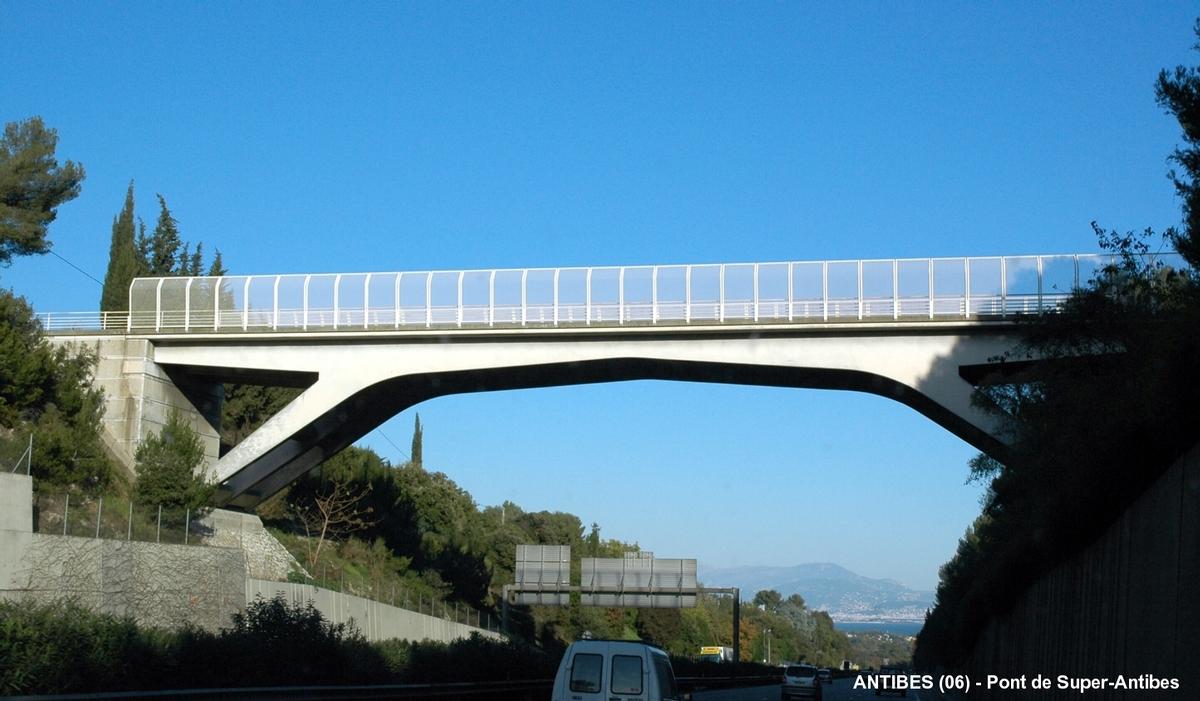ANTIBES (06, Alpes Maritimes) – Pont « de Super-Antibes » sur l'autoroute A 8 – E 80 