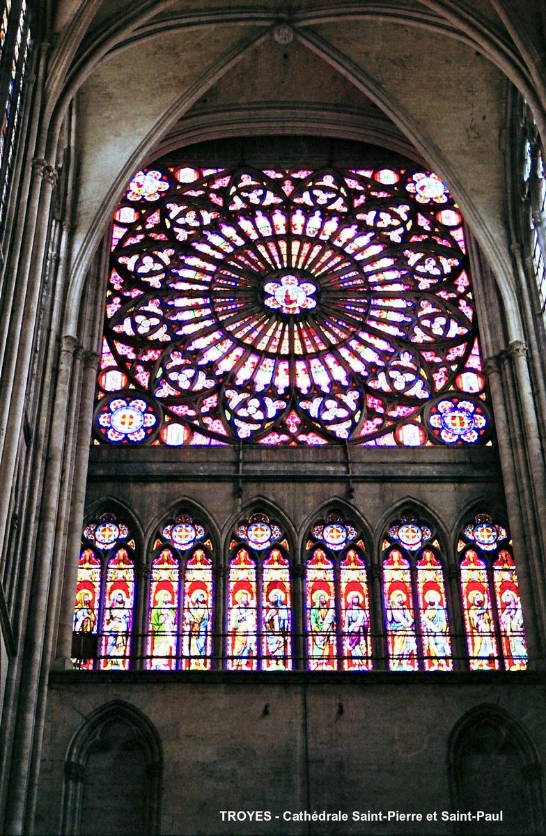 TROYES (10,Aube) – Cathédrale Saint-Pierre et Saint-Paul, vitraux du transept sud 