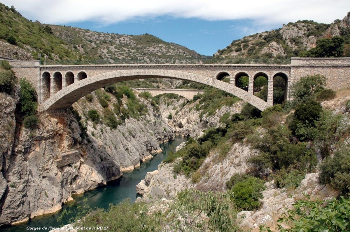Gorges de L'Hérault (34) – Le pont de la RD 27, sur l'Hérault 
