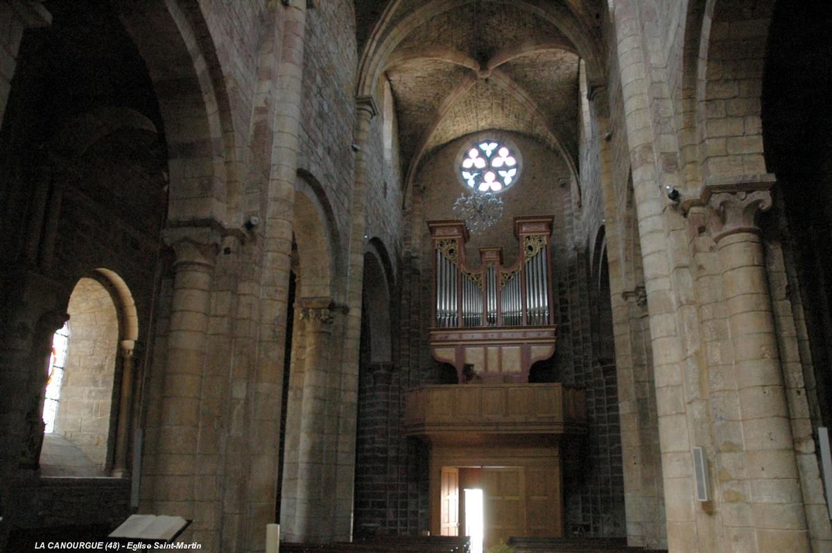Fiche média no. 58847 LA CANOURGUE (48, Lozere) – Eglise Saint-Martin, construite au 12e siècle, remaniée au 15e. Partiellement écroulée en 1670, remise en état à la fin du 17e