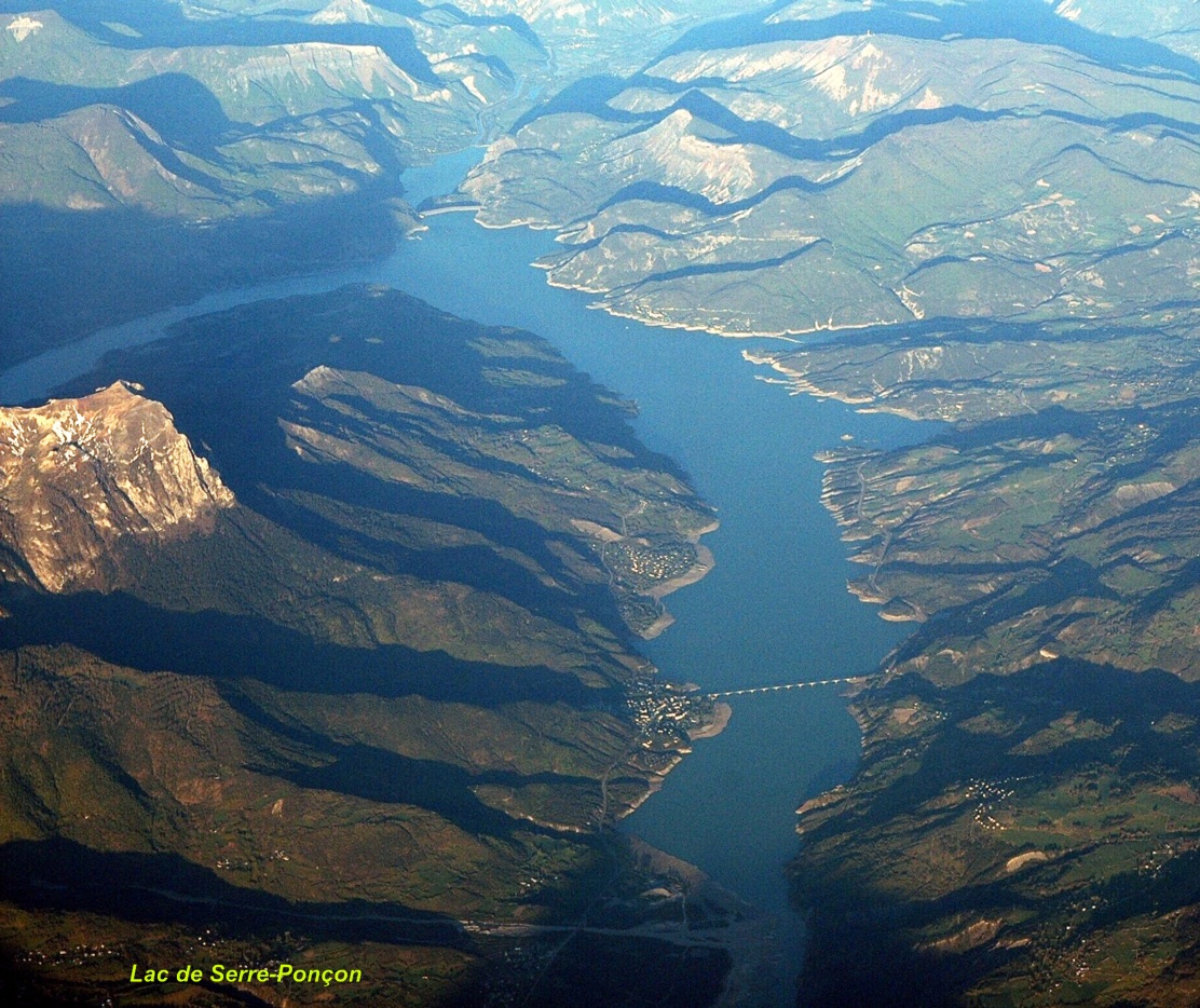 Le lac et le barrage de Serre-Ponçon 
