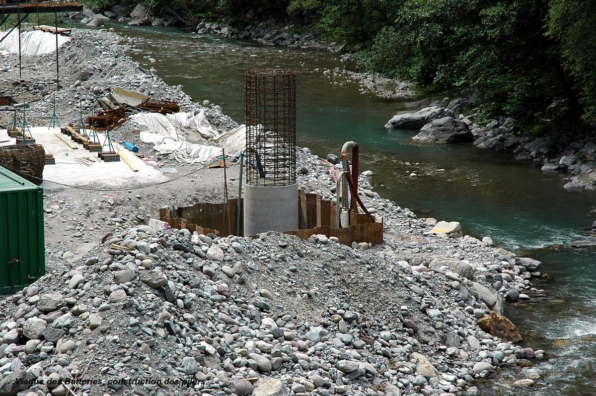 UTELLE & TOURNEFORT (06, Alpes-Maritimes) – Nouveau « Pont des Batteries », construction des piliers du viaduc 