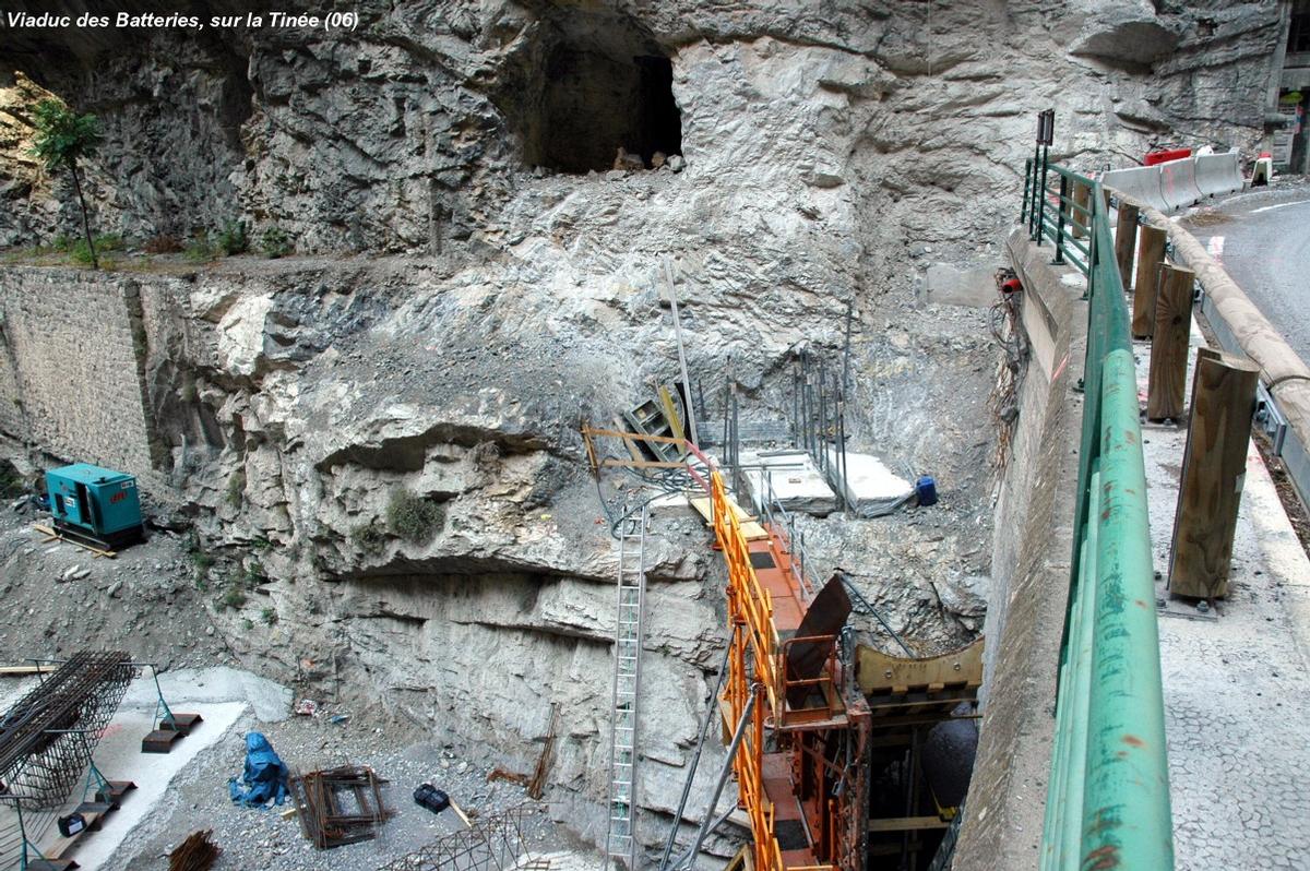 Fiche média no. 69200 UTELLE & TOURNEFORT (06, Alpes-Maritimes) – Nouveau « Pont des Batteries », ancrages de la culée de rive droite dans la roche massive de la falaise