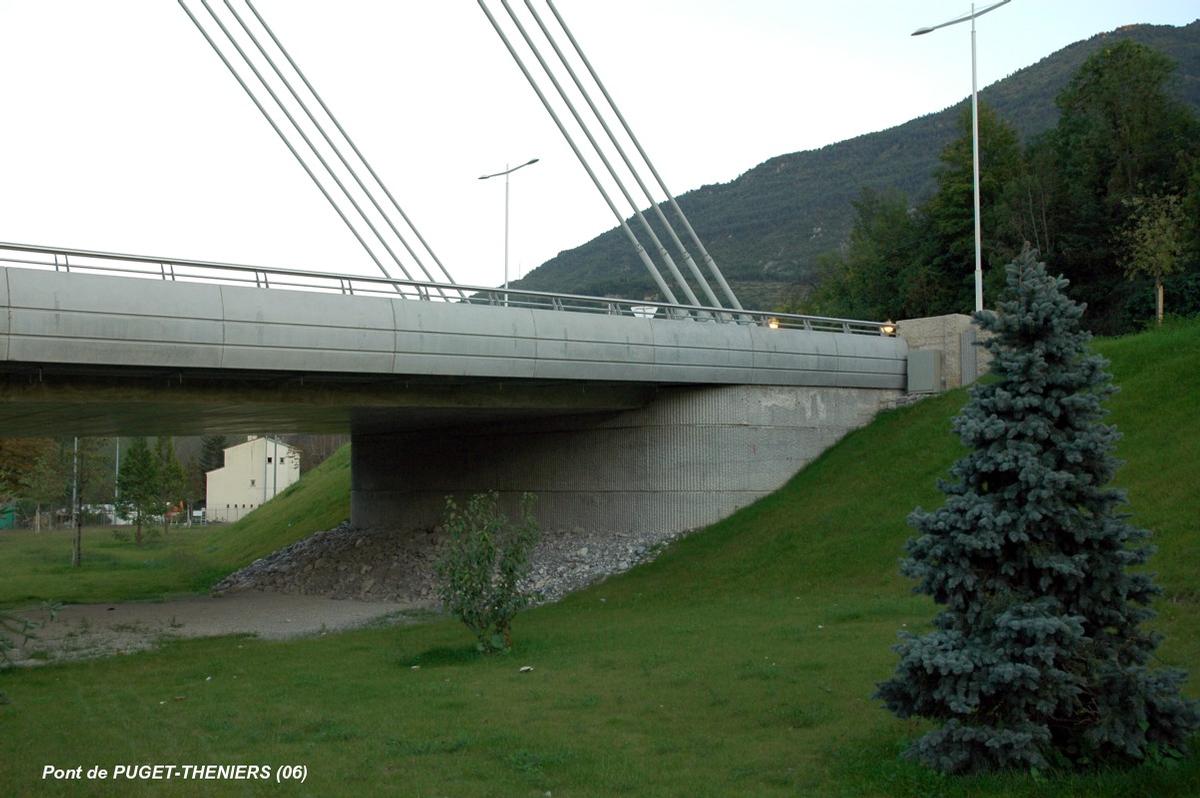 PUGET-THENIERS (06, Alpes-Maritimes) – Le Pont du Var, culée rive-droite 