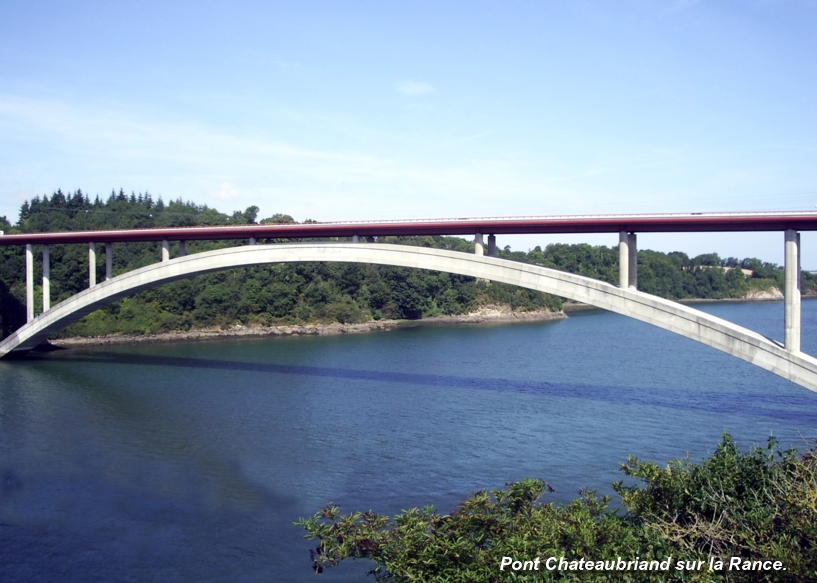 Pont « Chateaubriand » sur la Rance, entre 22 (Côtes-d'Armor) et 35 (Ille-et-Vilaine) 