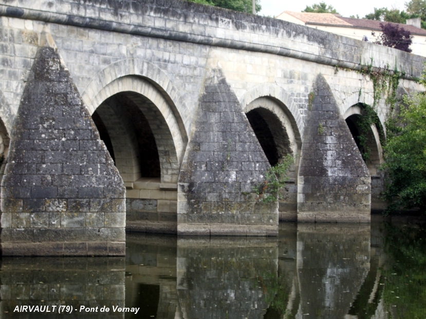 AIRVAULT (79600,Deux-Sèvres) – Le pont de Vernay sur le Thouet 