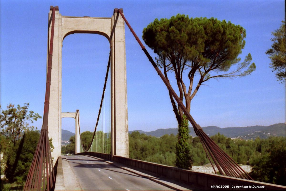 MANOSQUE (04, Alpes-de-Haute-Provence), le pont de la RD 907 sur la Durance 