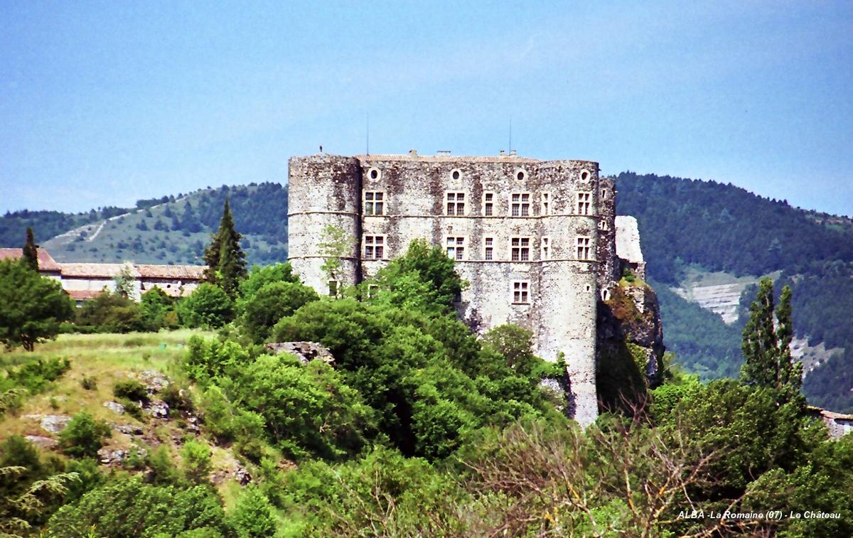 ALBA-La ROMAINE (07, Ardèche) – Le Château médiéval édifié sur un neck volcanique 