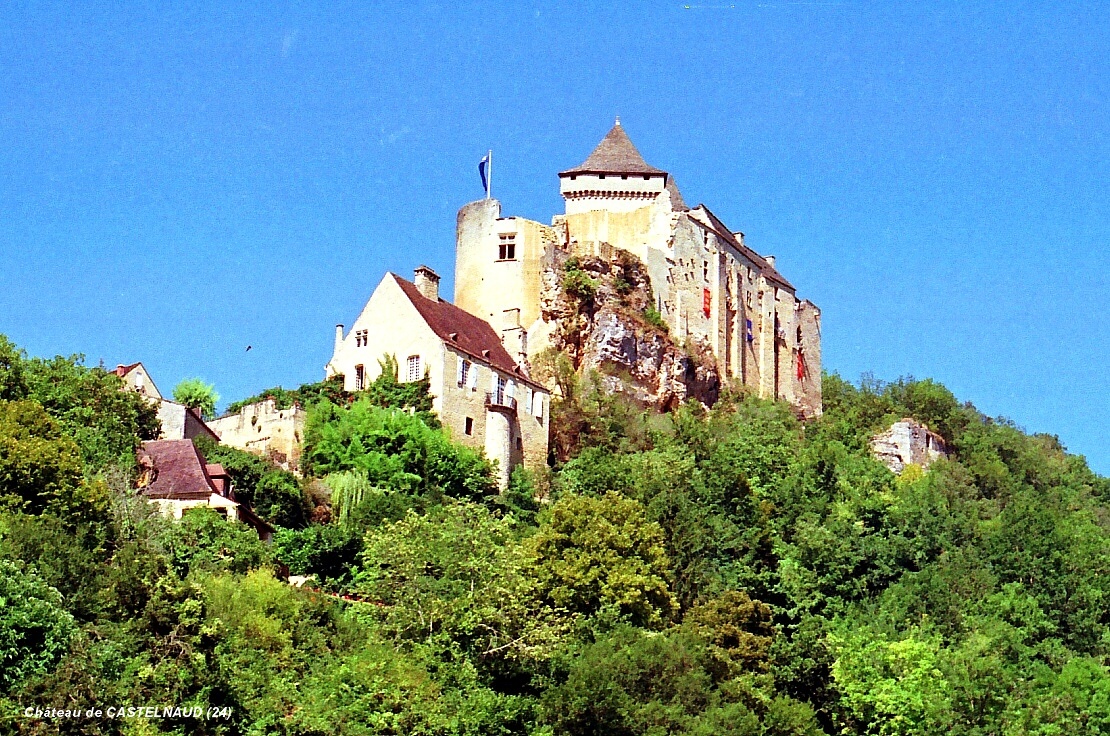Fiche média no. 59439 CASTELNAUD-la-CHAPELLE (24, Dordogne) – Le Château, forteresse médiévale dressée sur la falaise au confluent des vallées du Céou et de la Dordogne