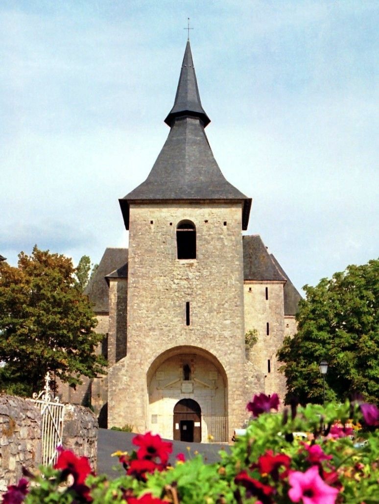 Turenne (19500, Corrèze, Limousin) - Collégiale Notre-Dame Saint-Pantaléon Turenne (19500, Corrèze, Limousin) - Collégiale Notre-Dame Saint-Pantaléon