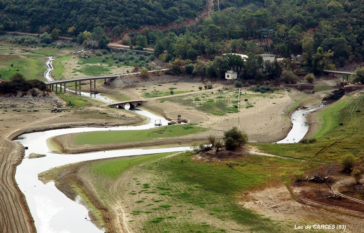 Bridges across the Issole at Cabasse now usually submerged in Carcès Lake 