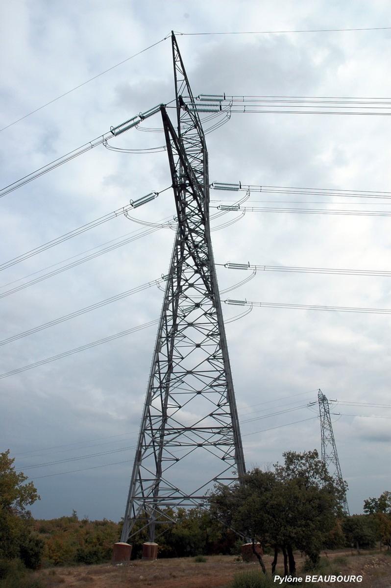 Fiche média no. 98448 Ligne E.D.F. 400 kV Boutre-Tavel, Commune de Ginasservis (83, Var) – Pylône « Beaubourg » en double arrêt à deux ternes et faisceau triple. Type d'armement utilisé sur un angle important ou en séparation de deux cantons de pose