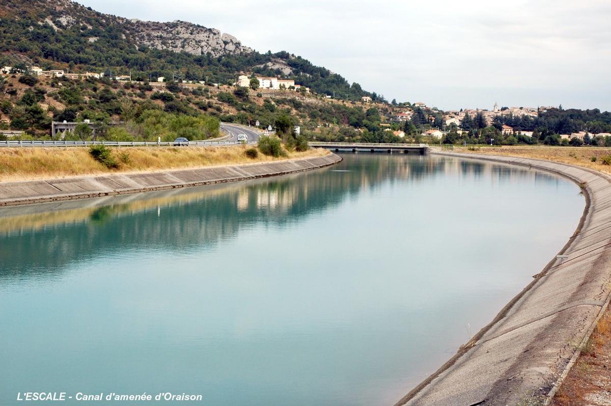 L'ESCALE (04160, Alpes-de-Haute-Provence) – Canal EDF d'Oraison, au départ du barrage de L'Escale, débit 270 m³/sec 