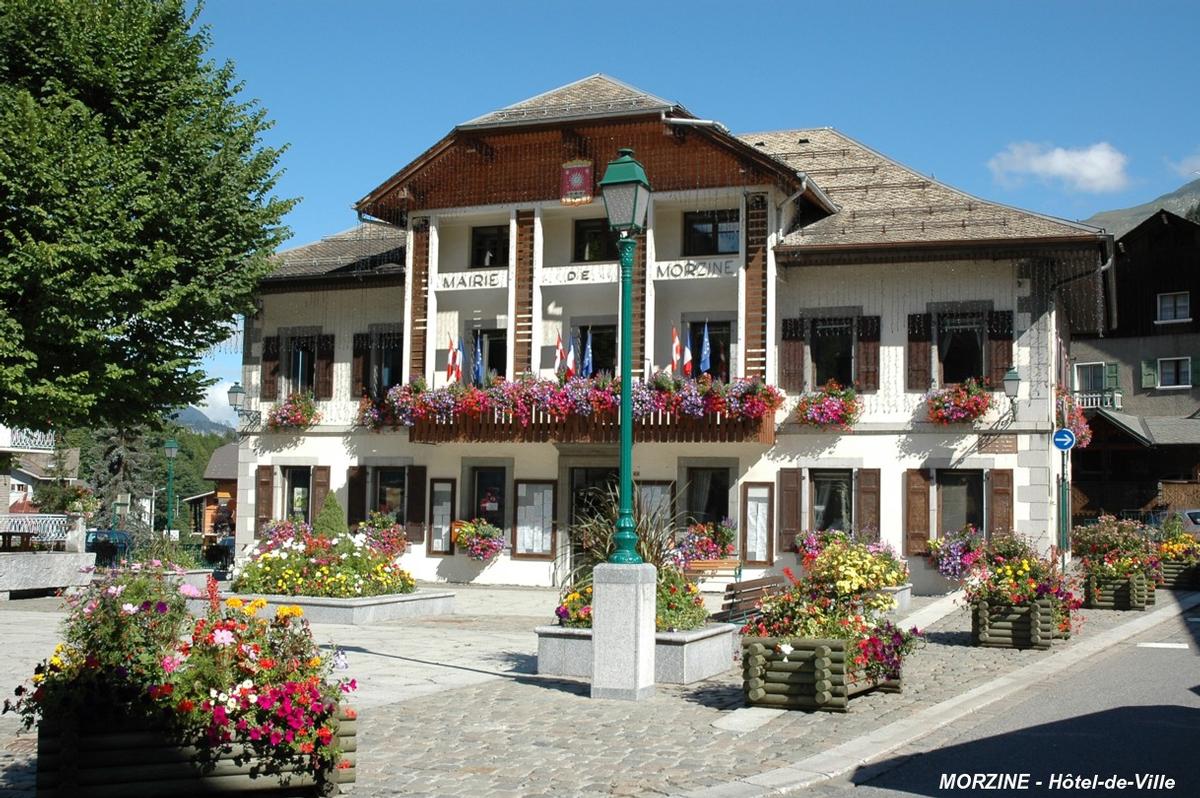 MORZINE (74110, Haute-Savoie) – l'Hôtel-de-Ville 