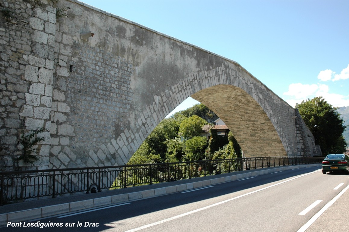 Le Pont LESDIGUIERES, sur le Drac, entre Pont-de-Claix (38800) et Claix (38640) 