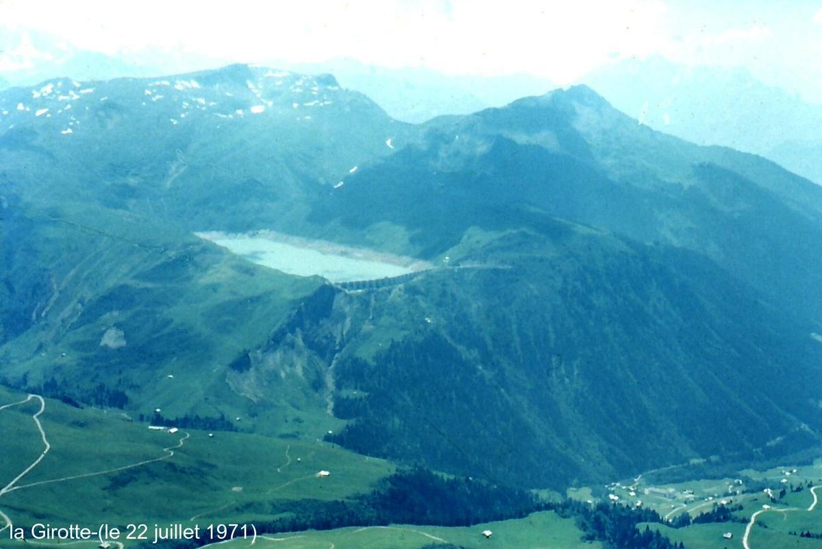 HAUTELUCE (73, Savoie) - Lac de retenue du barrage de la Girotte 