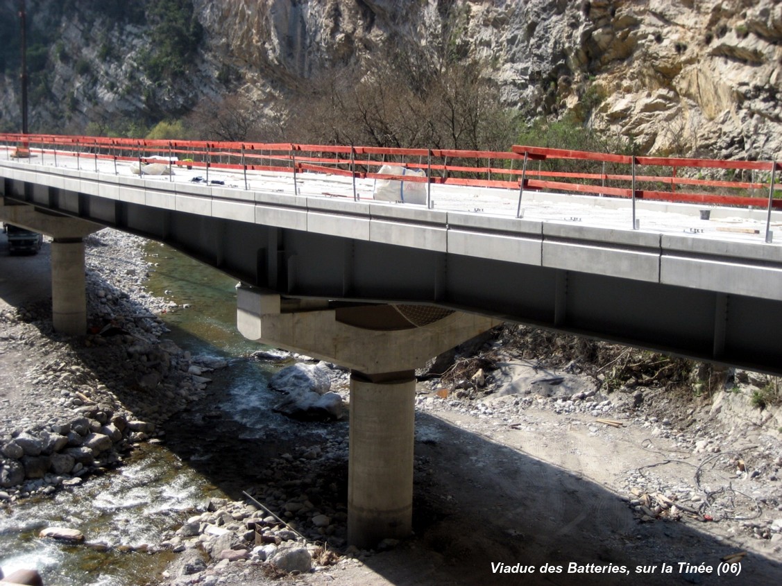 Fiche média no. 83672 UTELLE & TOURNEFORT (06, Alpes-Maritimes) – « Viaduc des Batteries », le tablier est prêt à recevoir l'étanchéité et le revêtement de chaussée