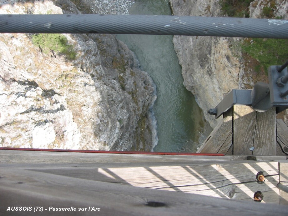 AUSSOIS (73, Savoie) – La passerelle du « nouveau Pont du Diable », sur l'Arc 