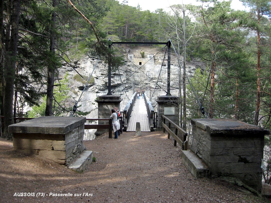 AUSSOIS (73, Savoie) – La passerelle du « nouveau Pont du Diable », sur l'Arc 