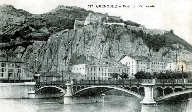 GRENOBLE (38, Isère) – Pont de l'Esplanade sur l'Isère (vers 1920), a été remplacé par le Pont de la Porte de France 