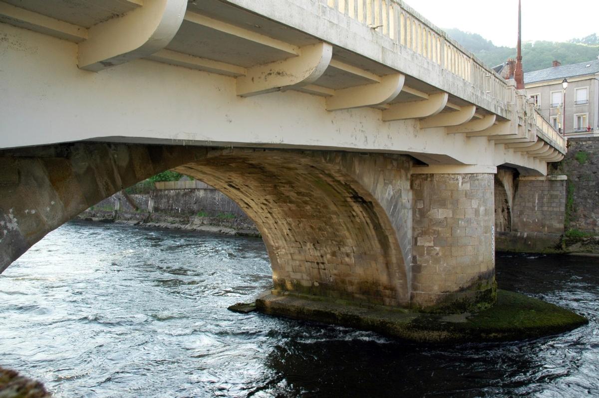 Dordognebrücke Bort 