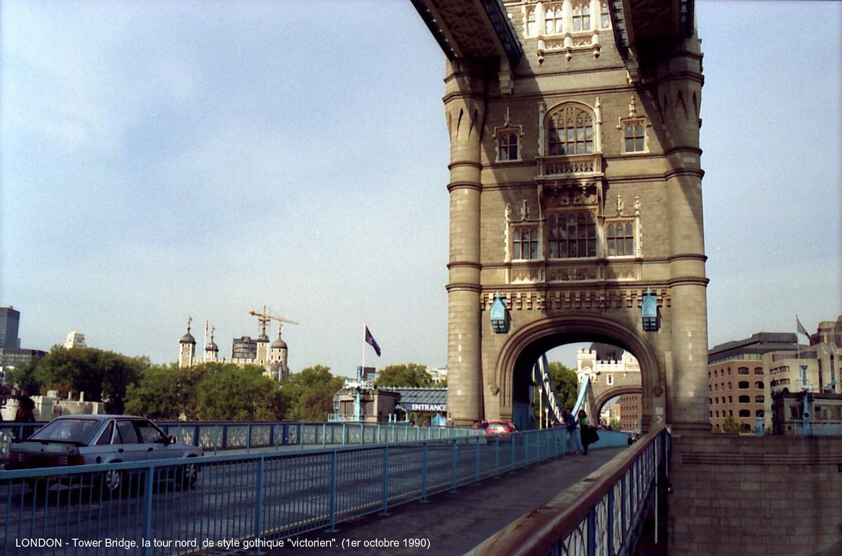 Tower Bridge (LONDON) - la tour de la rive gauche 
