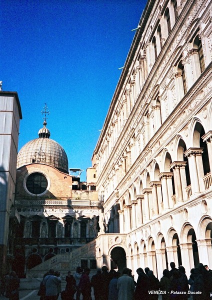 VENISE (Vénétie) – Palais Ducal, ou Palais des Doges, façades Renaissance sur la cour et sur le rio Canonica 