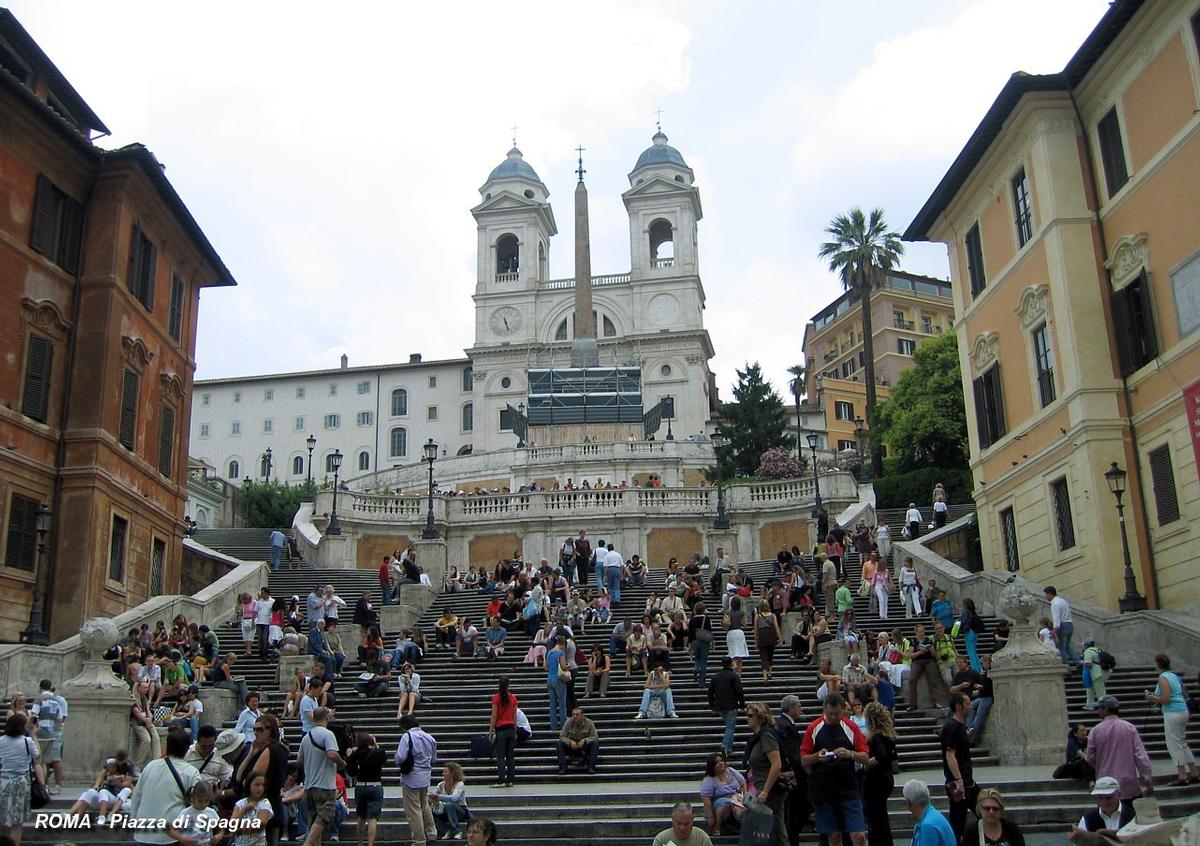ROME – Place d'Espagne, escalier monumental et église de la Trinité des Monts 