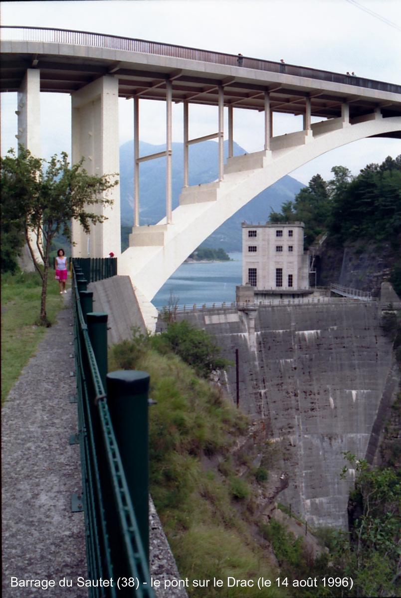 Pont sur le Drac au barrage du Sautet 