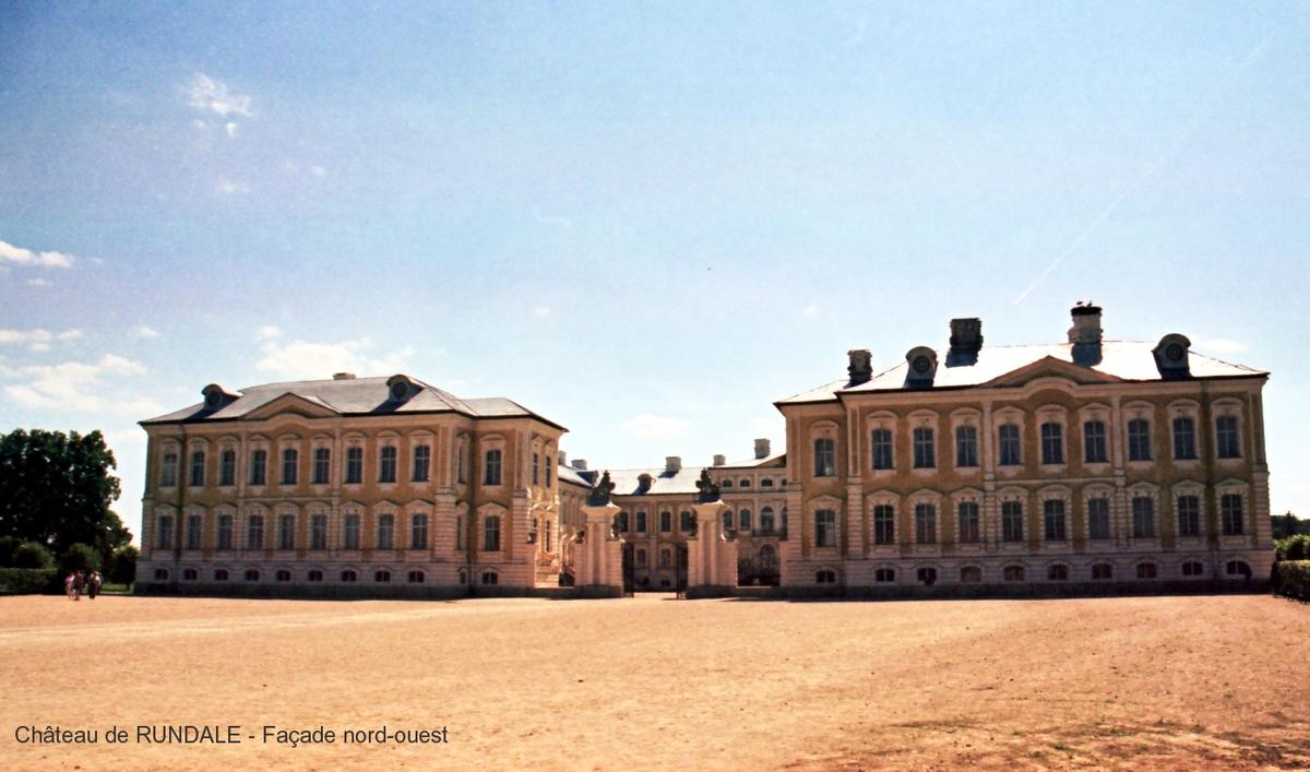Château de RUNDALE (Semigalle) – Ancien Palais ducal, édifié au XVIIIe par l'Architecte Bartolomeo Rastrelli (1700-1771) 