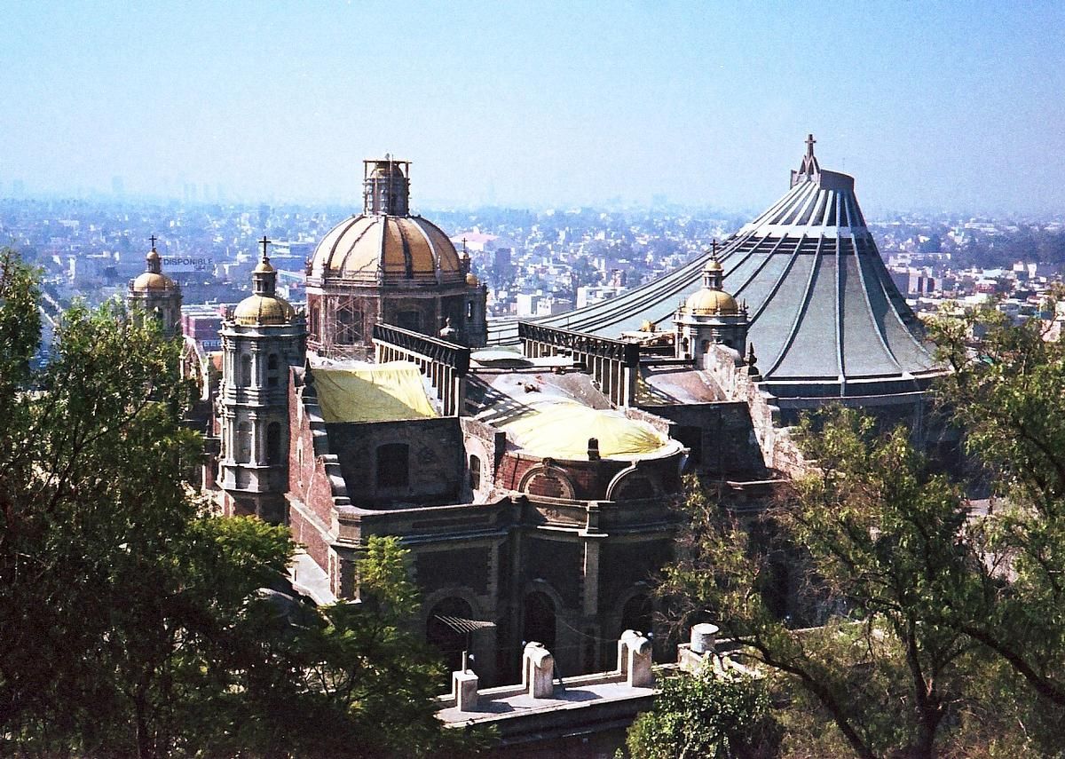 MEXICO - L'ancienne et la nouvelle basilique N-D de Guadalupe 