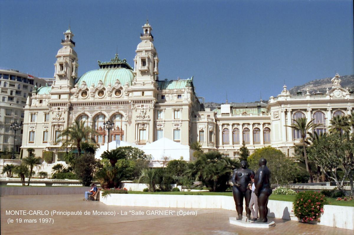 Fiche média no. 25841 MONACO - Le Casino de Monte-Carlo, construit en 1878-79 avec l'architecte Charles Garnier, comporte une salle de concerts qui porte le nom du célèbre Architecte, l'Opéra de Monte-Carlo y est installé depuis 1892